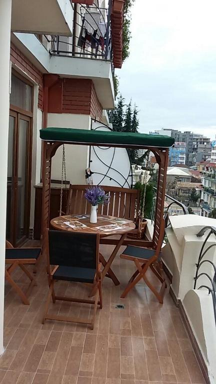 Apartment With Summer Terrace Batumi Ruang foto
