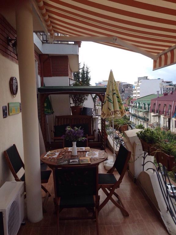 Apartment With Summer Terrace Batumi Ruang foto