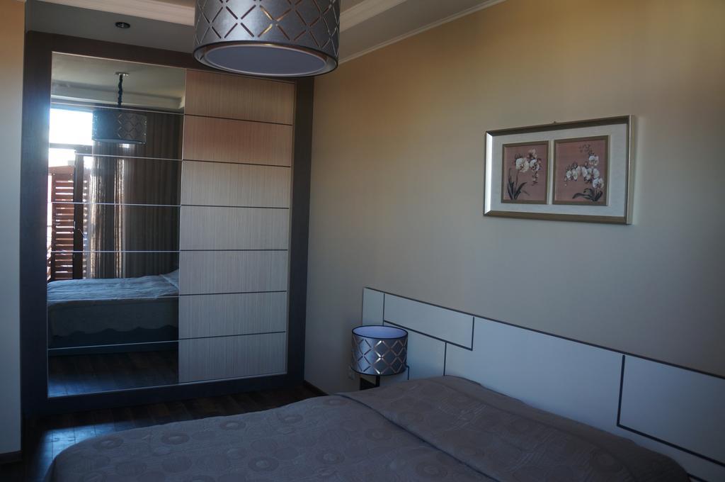 Apartment With Summer Terrace Batumi Ruang foto