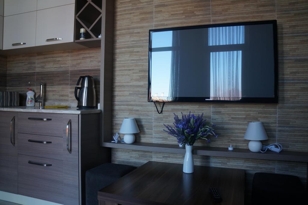 Apartment With Summer Terrace Batumi Ruang foto