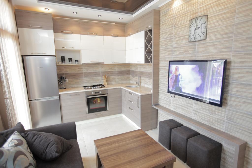 Apartment With Summer Terrace Batumi Ruang foto